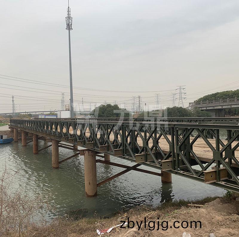 貝雷橋(qiao)連接(jie)的(de)特(te)點(diǎn)